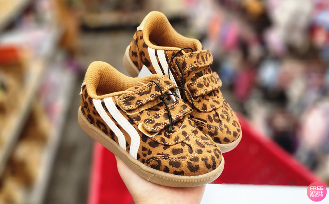 A Person Holding Cat Jack Toddler Dakota Retro Court Shoes
