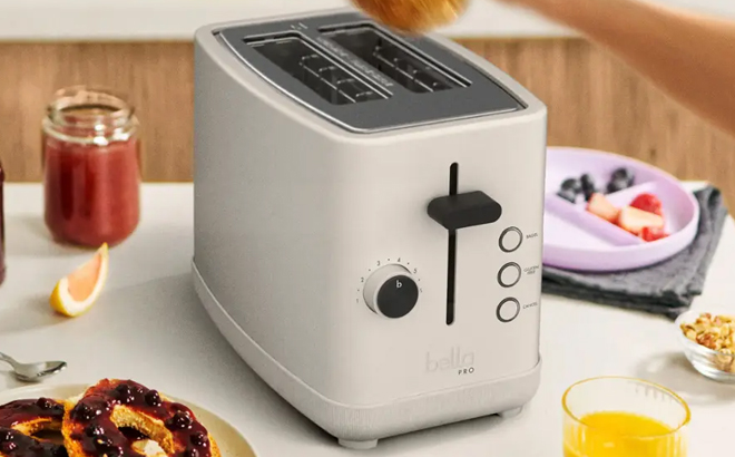 Bella Pro 2 Slice Toaster with Extra Wide Slots in Oatmeal