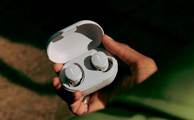 Bose QuietComfort Noise Cancel Wireless Earbuds 1