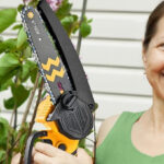 Saker Mini Chainsaw Cordless 6 Inch Switch Security Lock Cordless Power Chain Saw