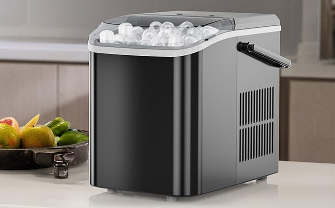 SMUG Countertop Ice Maker with Handle in Black
