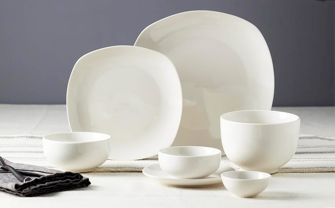 Tabletops Unlimited Soft Square 42 Piece Dinnerware Set s